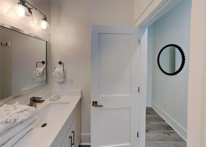 West Side #s - Indigo Blue Holiday home
